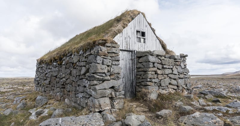 Restauration des maisons en pierre : les techniques traditionnelles qui préservent l’authenticité