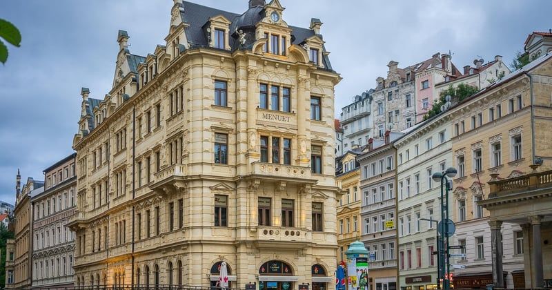 L’architecture gothique des maisons bourgeoises en Île-de-France : secrets et splendeurs cachées