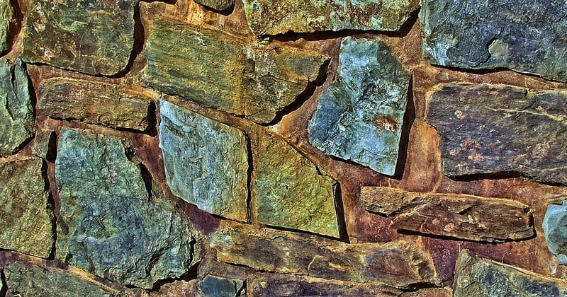 Enduit chaux chanvre sur mur ancien : la solution qui respire