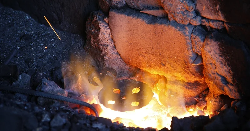 Les techniques de restauration : forge à chaud, rivetage, martelage